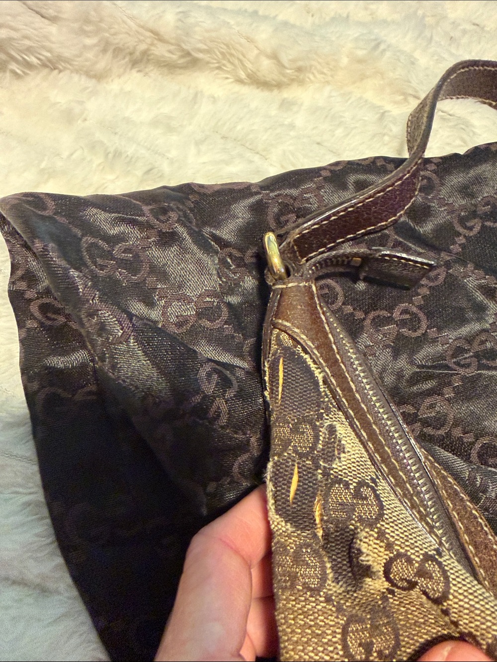 Gucci Brown Monogram Canvas Shoulder Bag - Picture 3 of 11